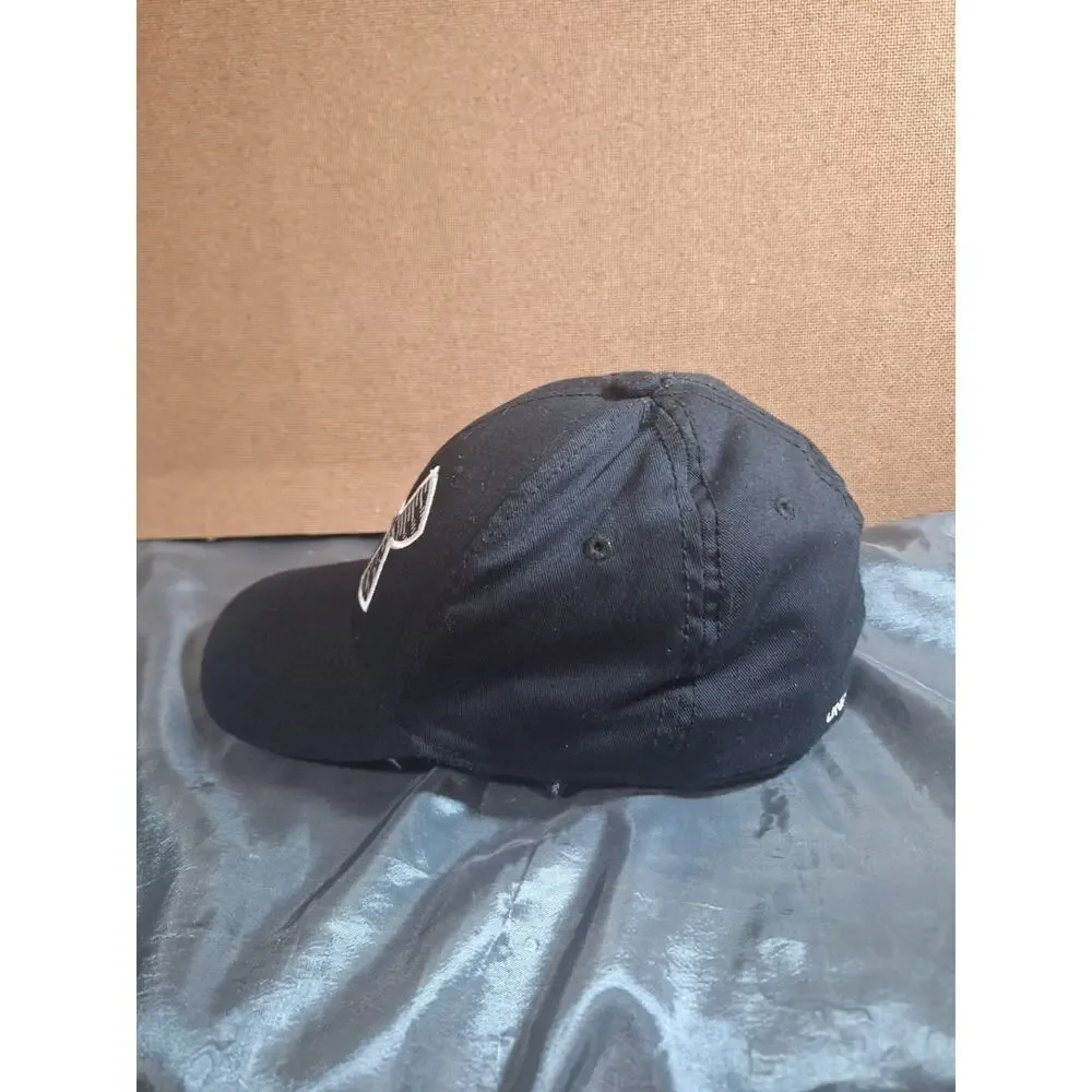 Under Armour Fitted Youth Black Embroidered Baseball Cap Size S/M